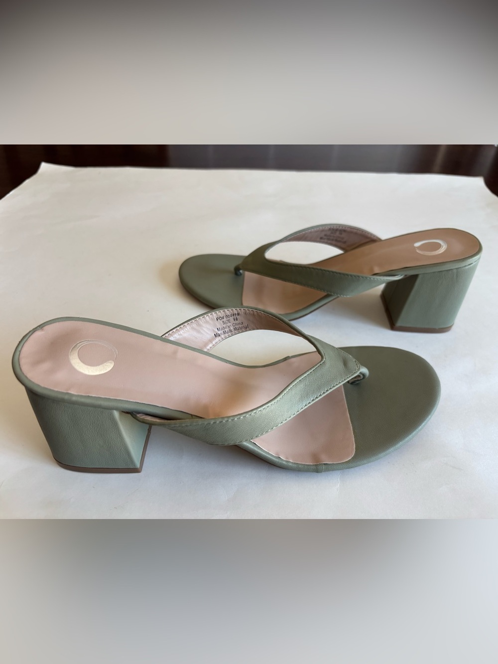 Journee Collection Sandals - Women’s Olive Green Block Heel Sandals. Size 9.5